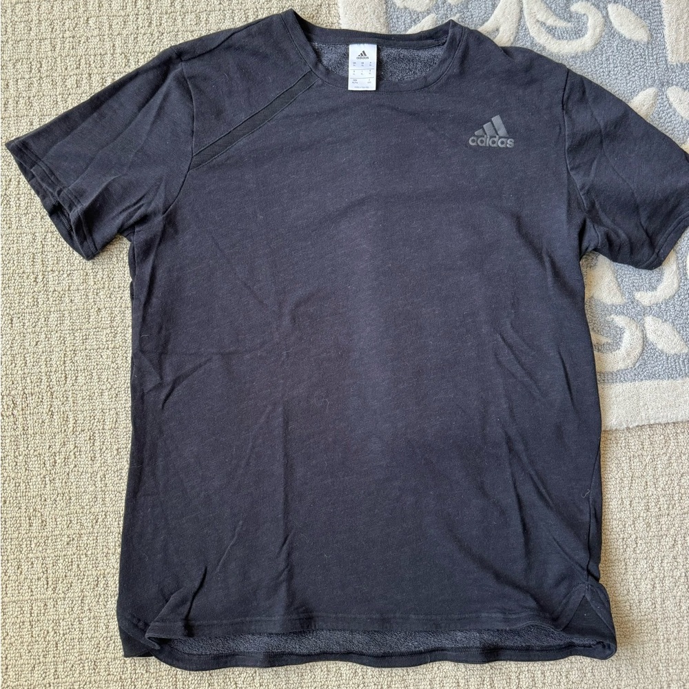 Adidas black short sleeve tshirt